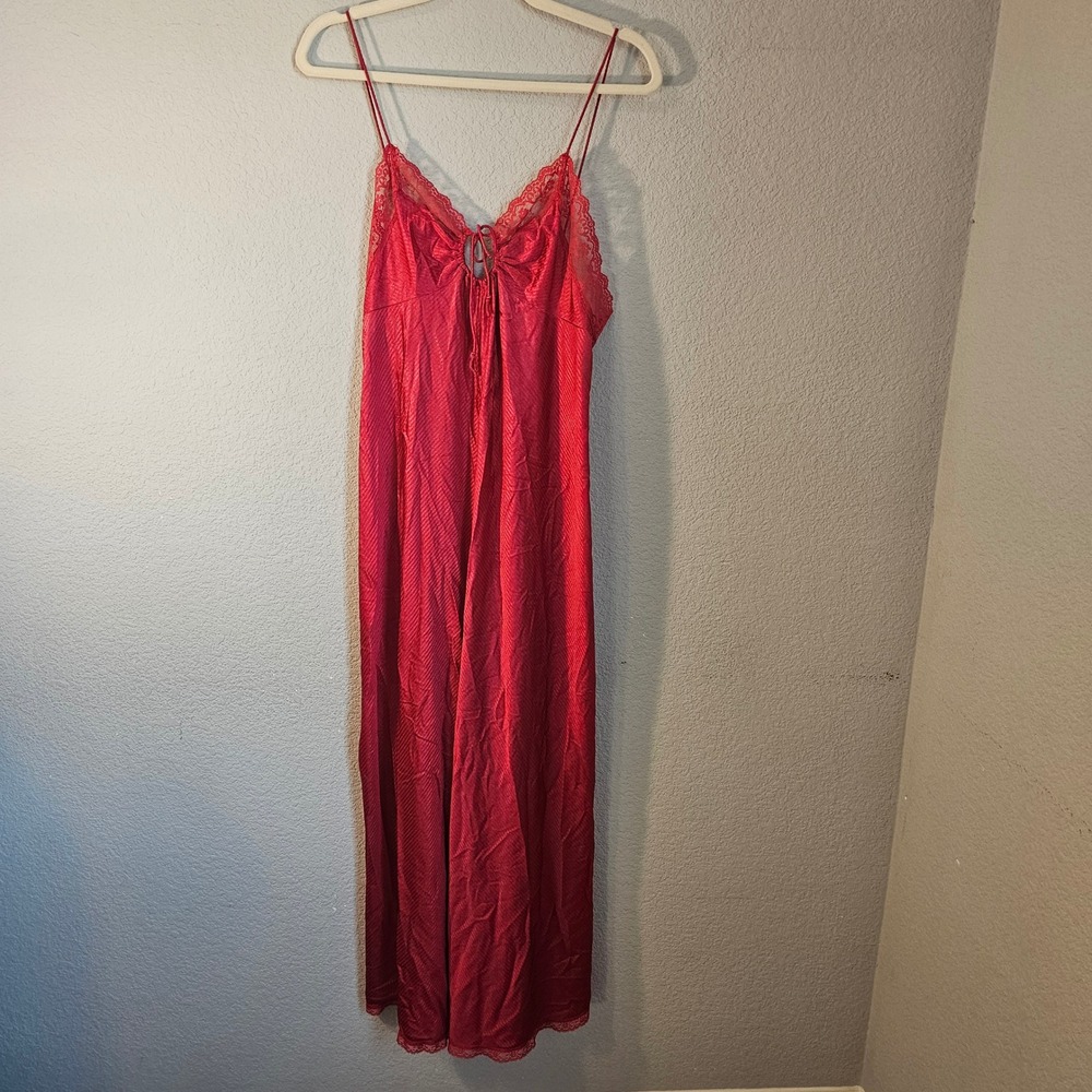 vntg JC Penny red long satiny nightgown dark romantic medium